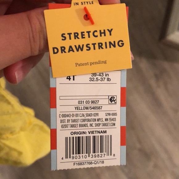 Yellow 2 piece ruffle top and shorts summer outfit NWT - Picture 6 of 6